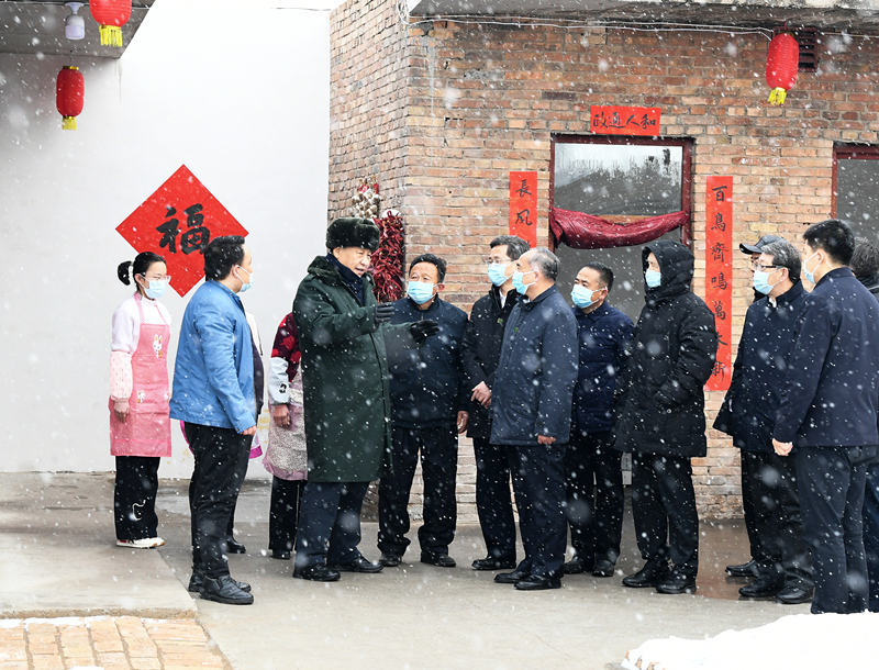 2022年1月26日，習(xí)近平總書(shū)記在山西霍州馮南垣村受災(zāi)村民師紅兵家看望。