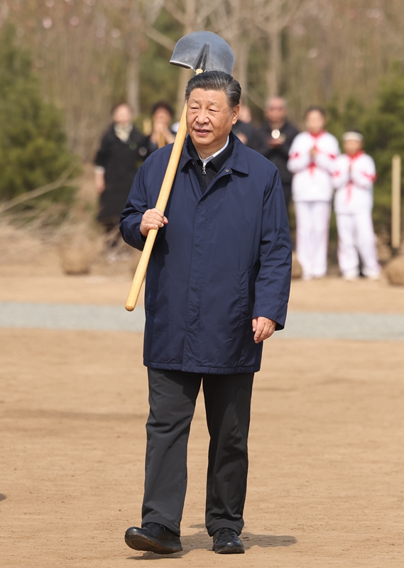 2024年4月3日，習(xí)近平總書(shū)記來(lái)到北京市通州區(qū)潞城鎮(zhèn)參加首都義務(wù)植樹(shù)活動(dòng)。