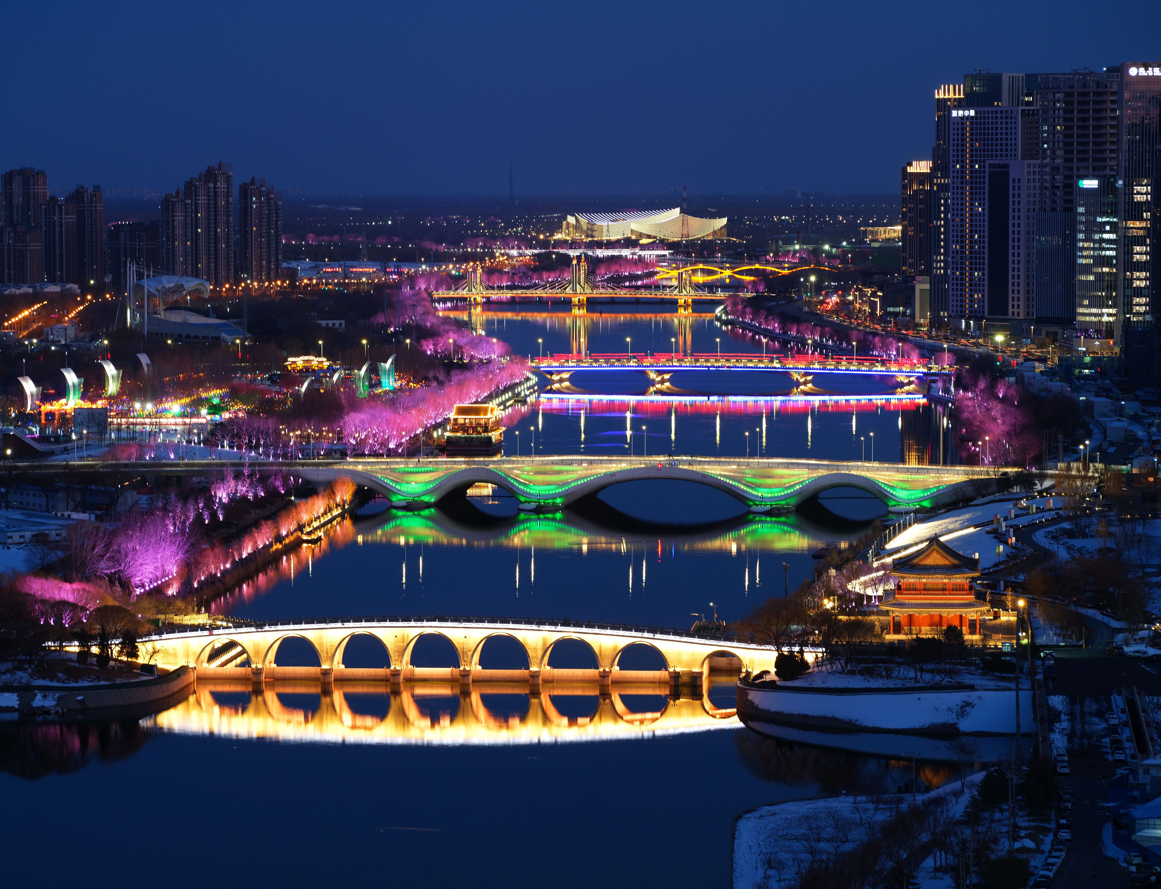 2024年2月22日，京杭大運河北京通州段夜景。